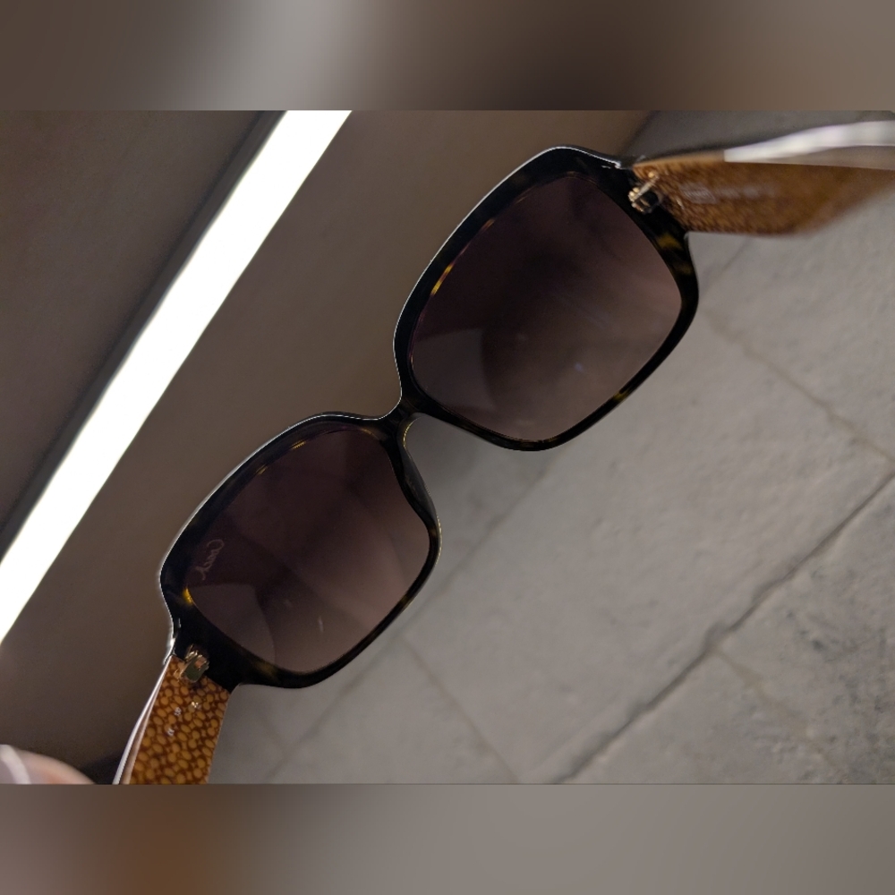 Coach Sunglasses - Brown Tortoise GUC - Picture 10 of 15